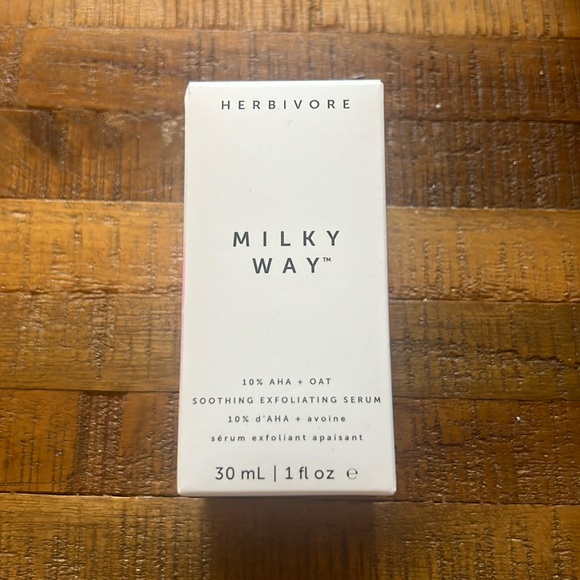 Herbivore Milky Way 10% AHA + Oat Soothing Exfoliating Serum - Picture 1 of 3